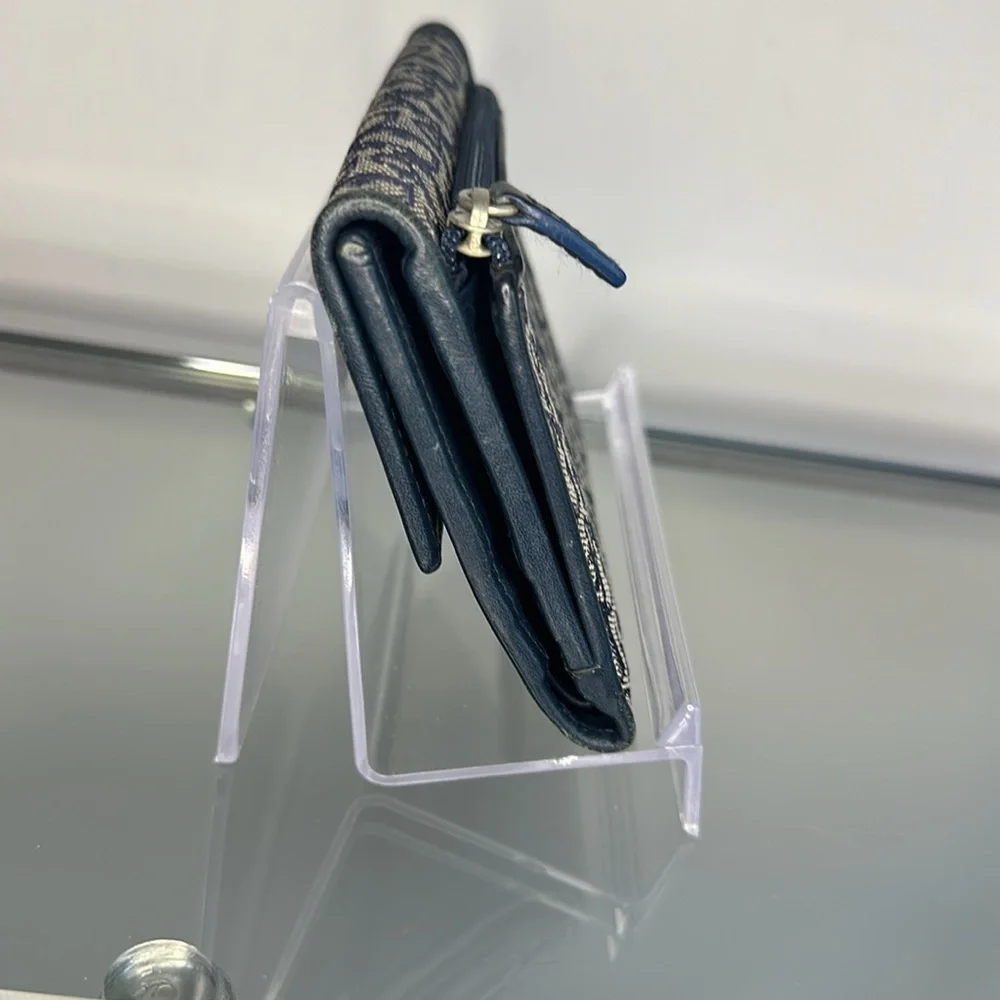 Christian Dior Oblique Jacquard wallet in navy/beige. Retail price: ~$550–$750